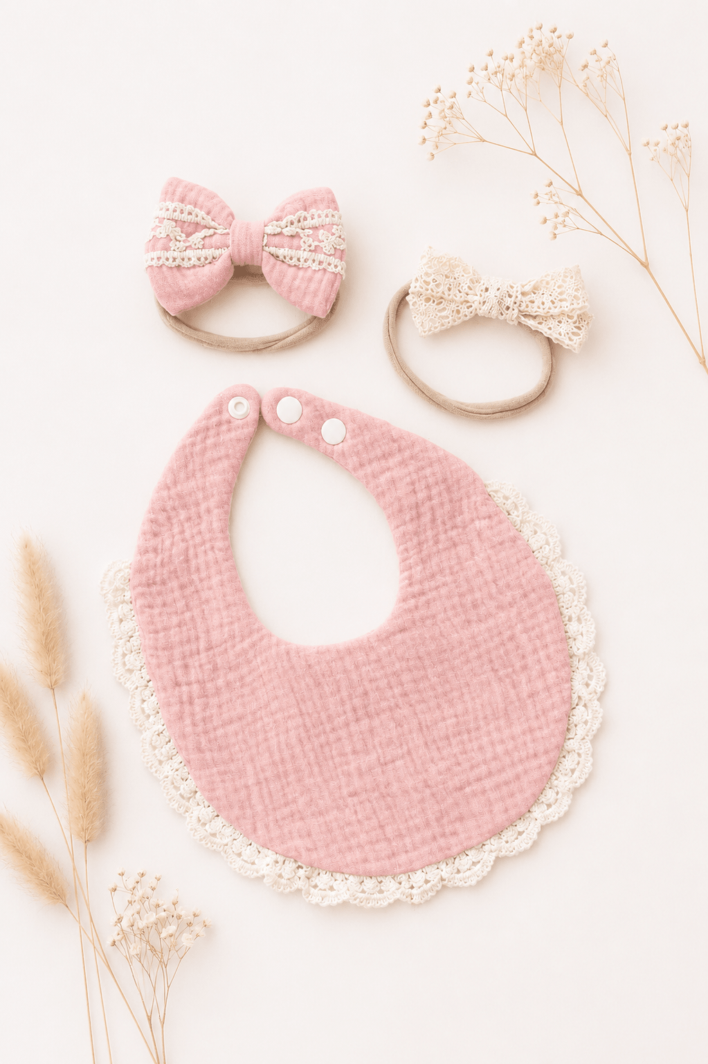 Baby Lätzchen Set mit Haarbändern – Rosé - OYKAMI in a box