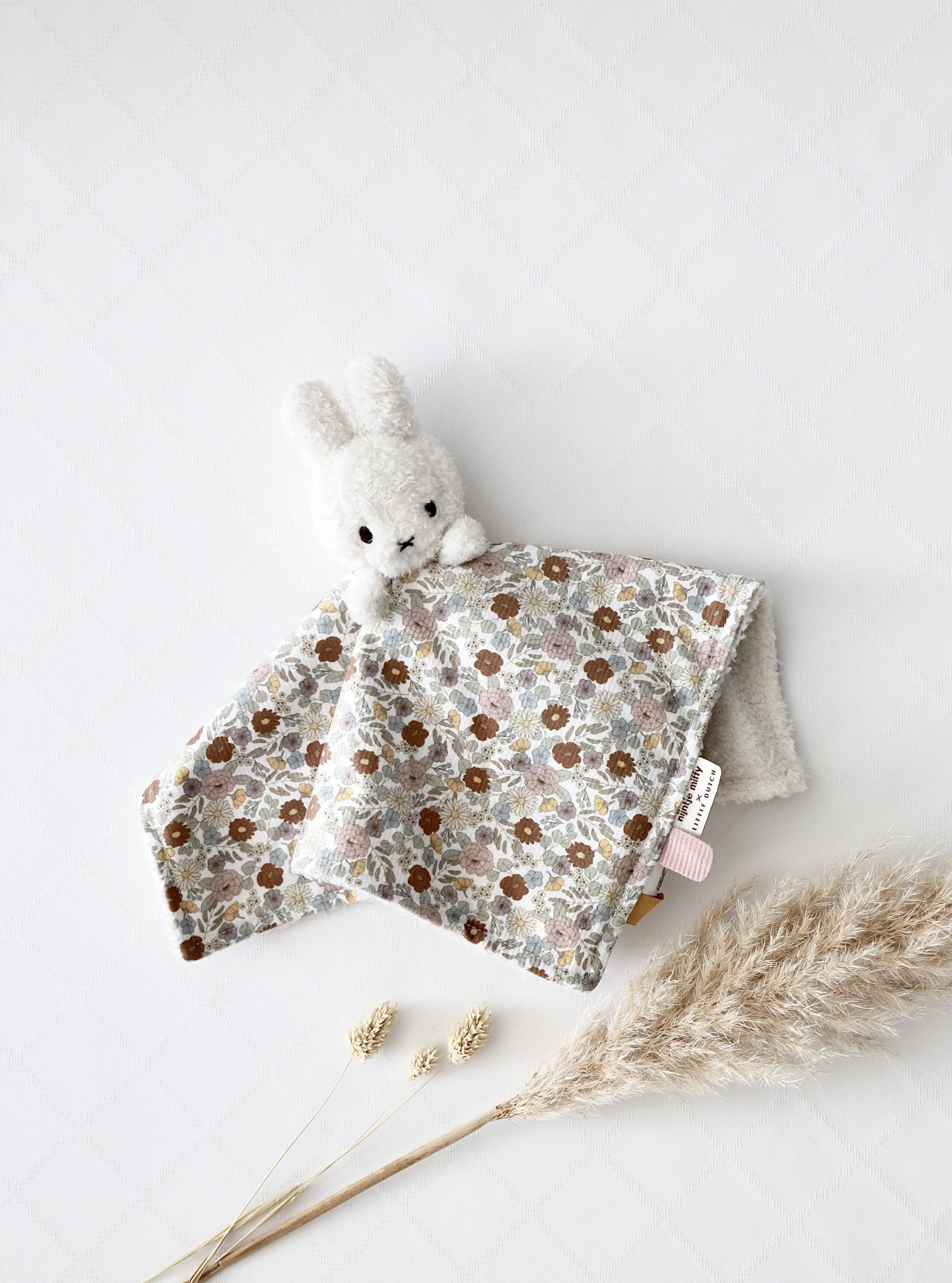 Babybox Siena Weiss Blumen - OYKAMI in a box