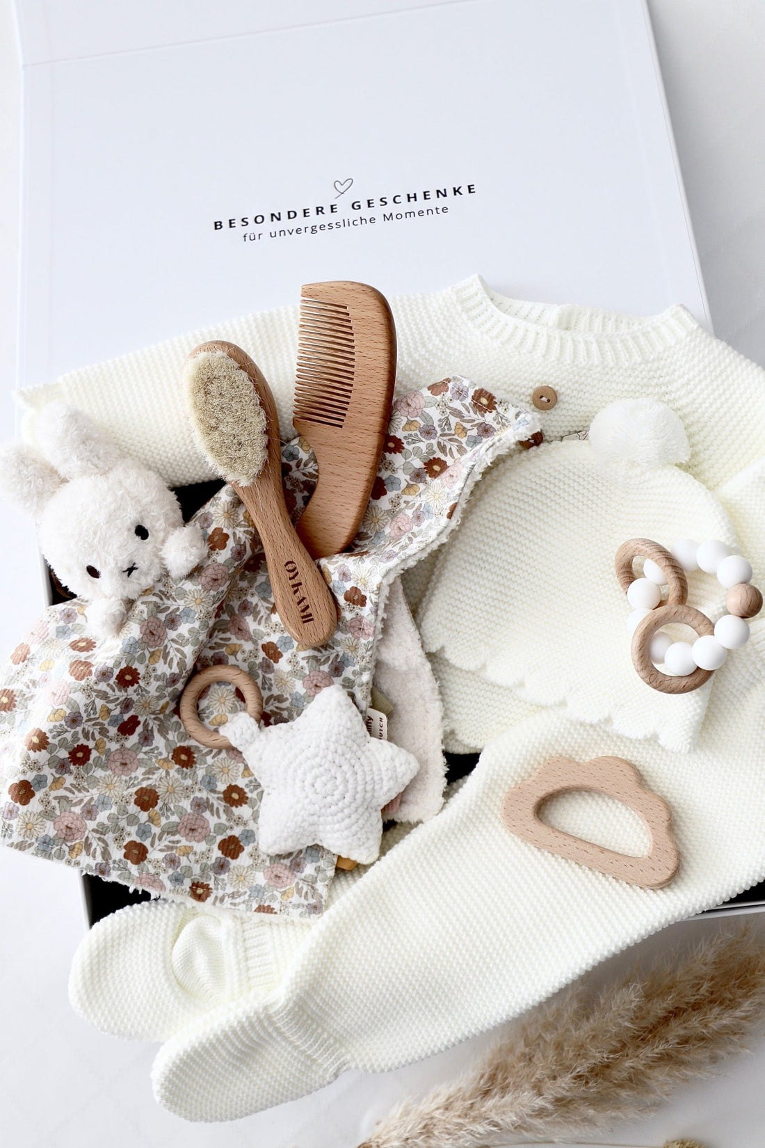 Babybox Siena Weiss Blumen - OYKAMI in a box