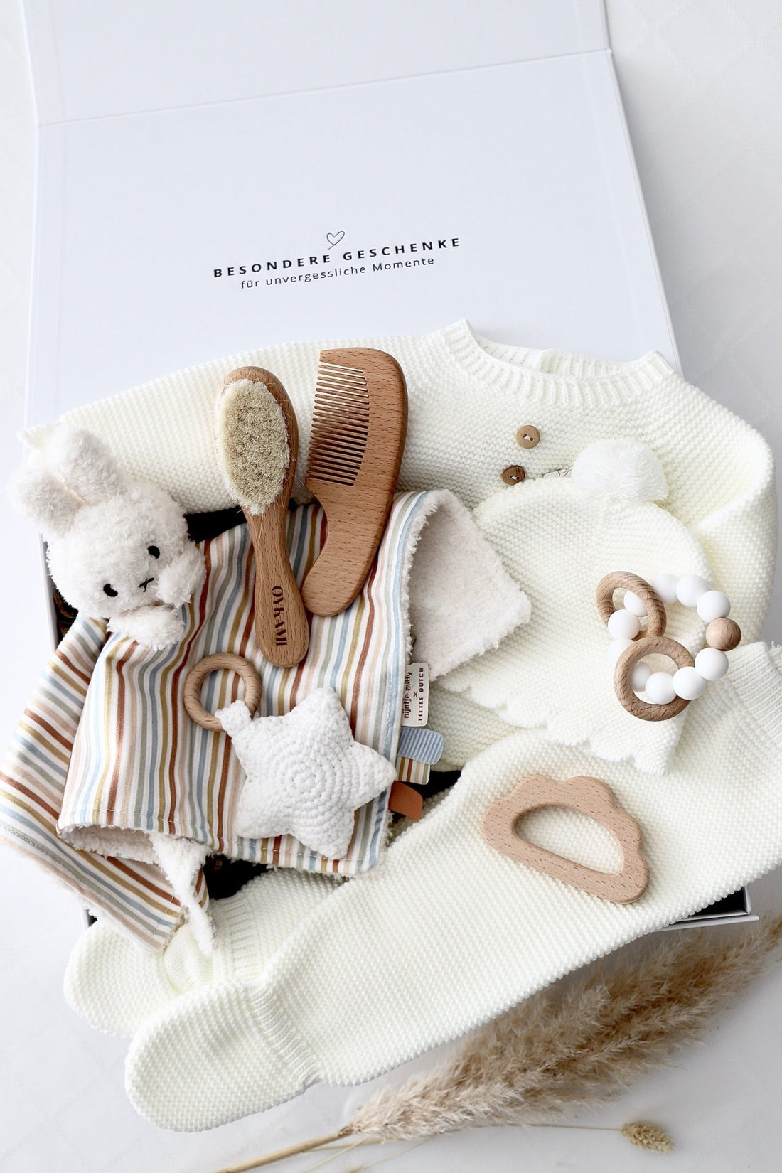 Babybox Siena Weiss Streifen - OYKAMI in a box