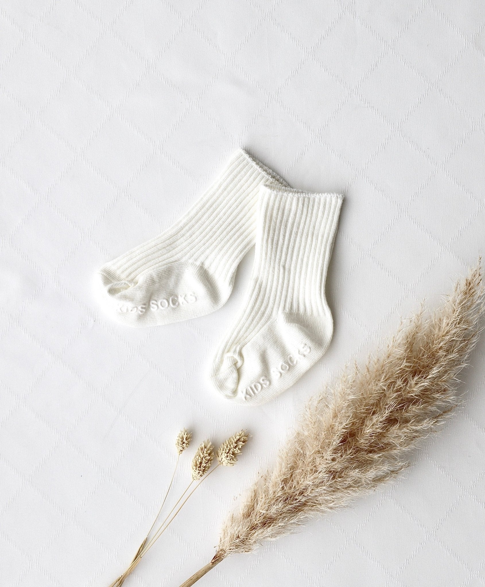 Babysocken weiss - OYKAMI in a box