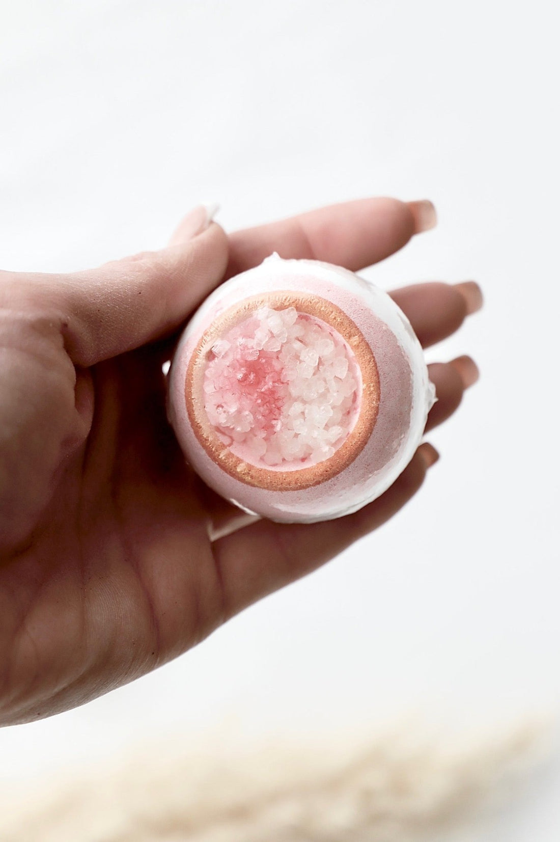 Badebombe mit Salzfüllung - OYKAMI in a box