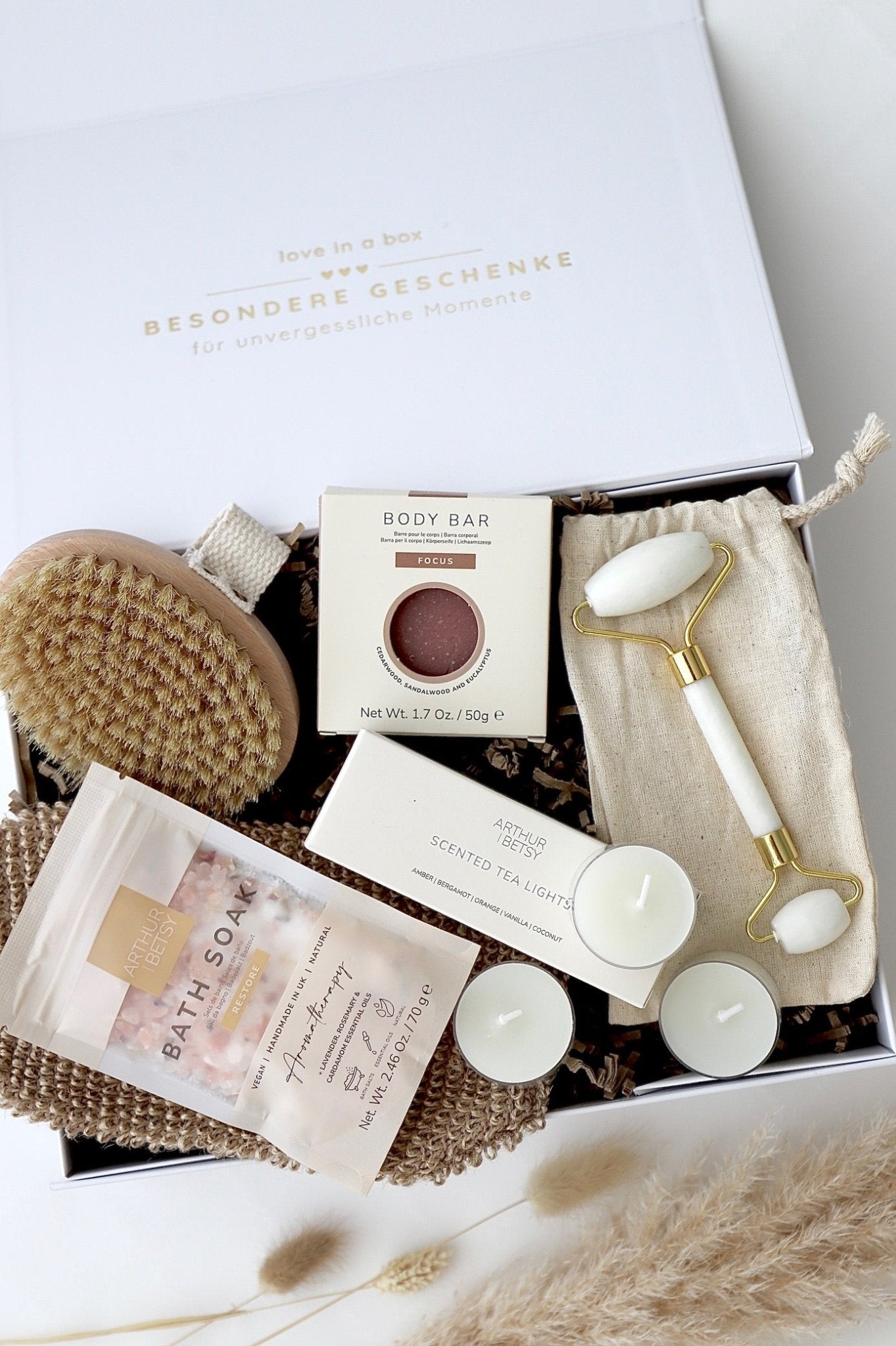 Beauty Geschenkbox "Tokyo" weisser Jadestein - OYKAMI in a box