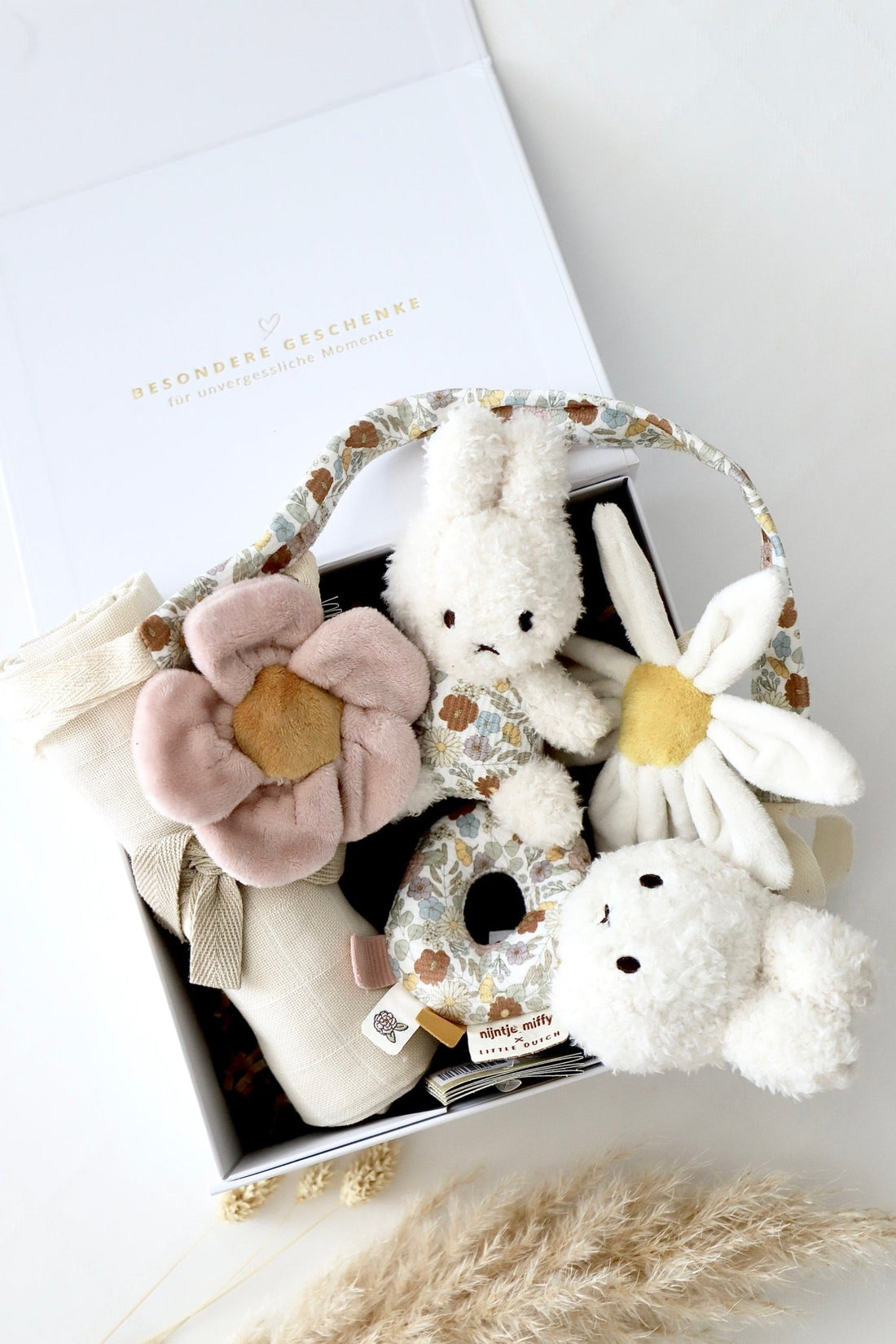 Box Miffy Unterwegs Flowers Beige - OYKAMI in a box