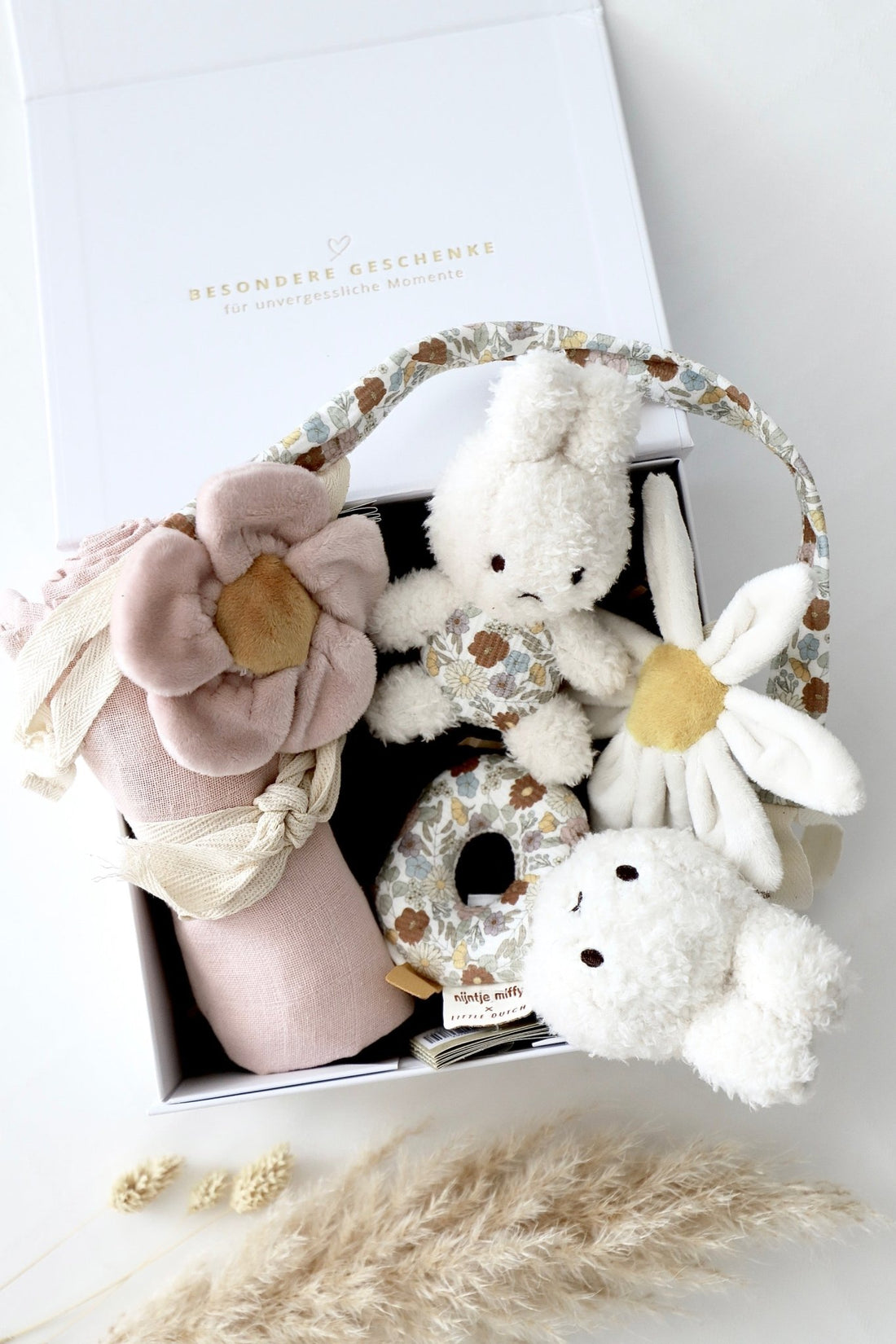 Box Miffy Unterwegs Flowers Rosa - OYKAMI in a box