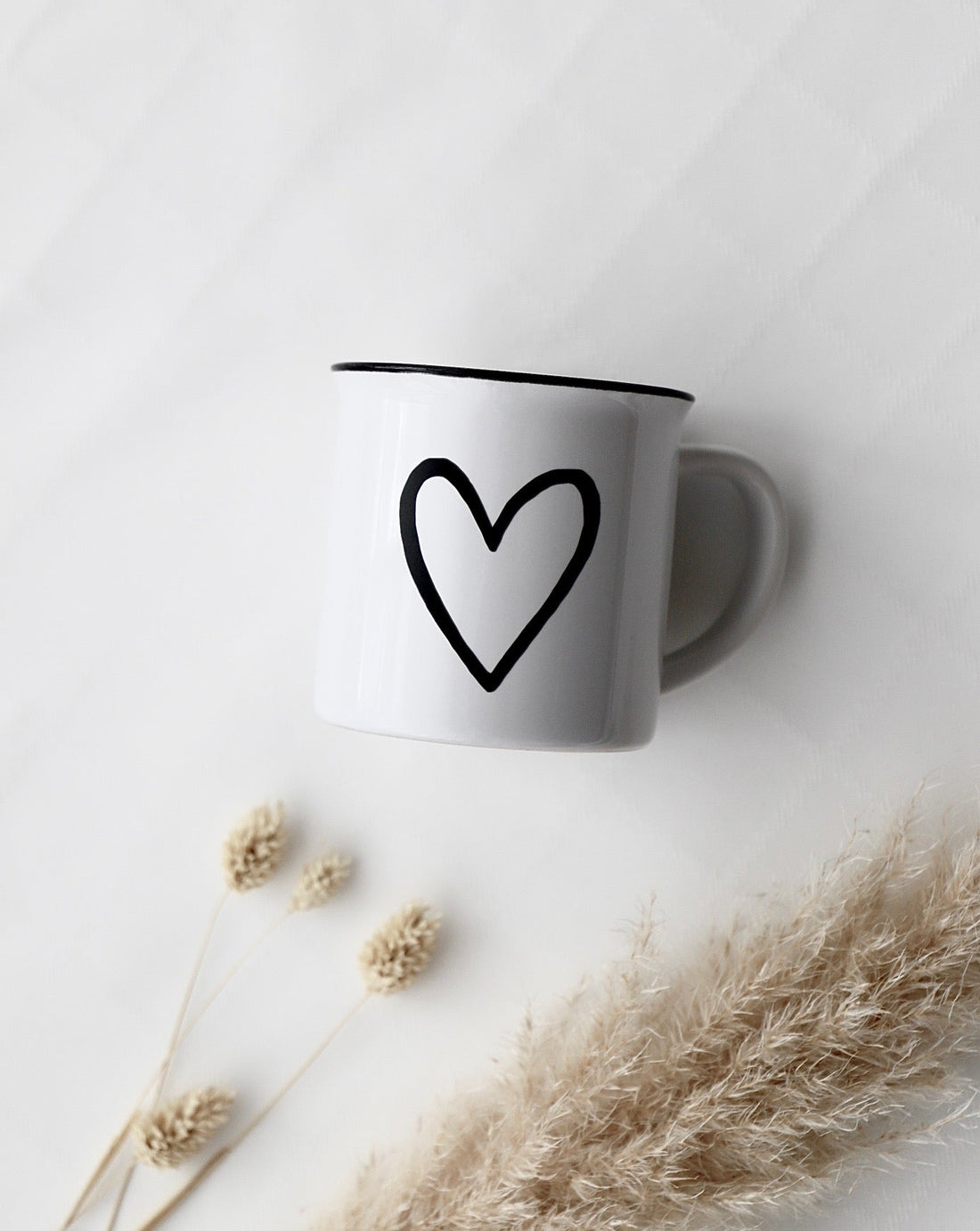 Emaille Tasse mit Herz – OYKAMI LOVE Collection - OYKAMI in a box