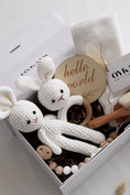 Load image into Gallery viewer, Baby Geschenkbox Neutrale Farben "Florence" Miffy
