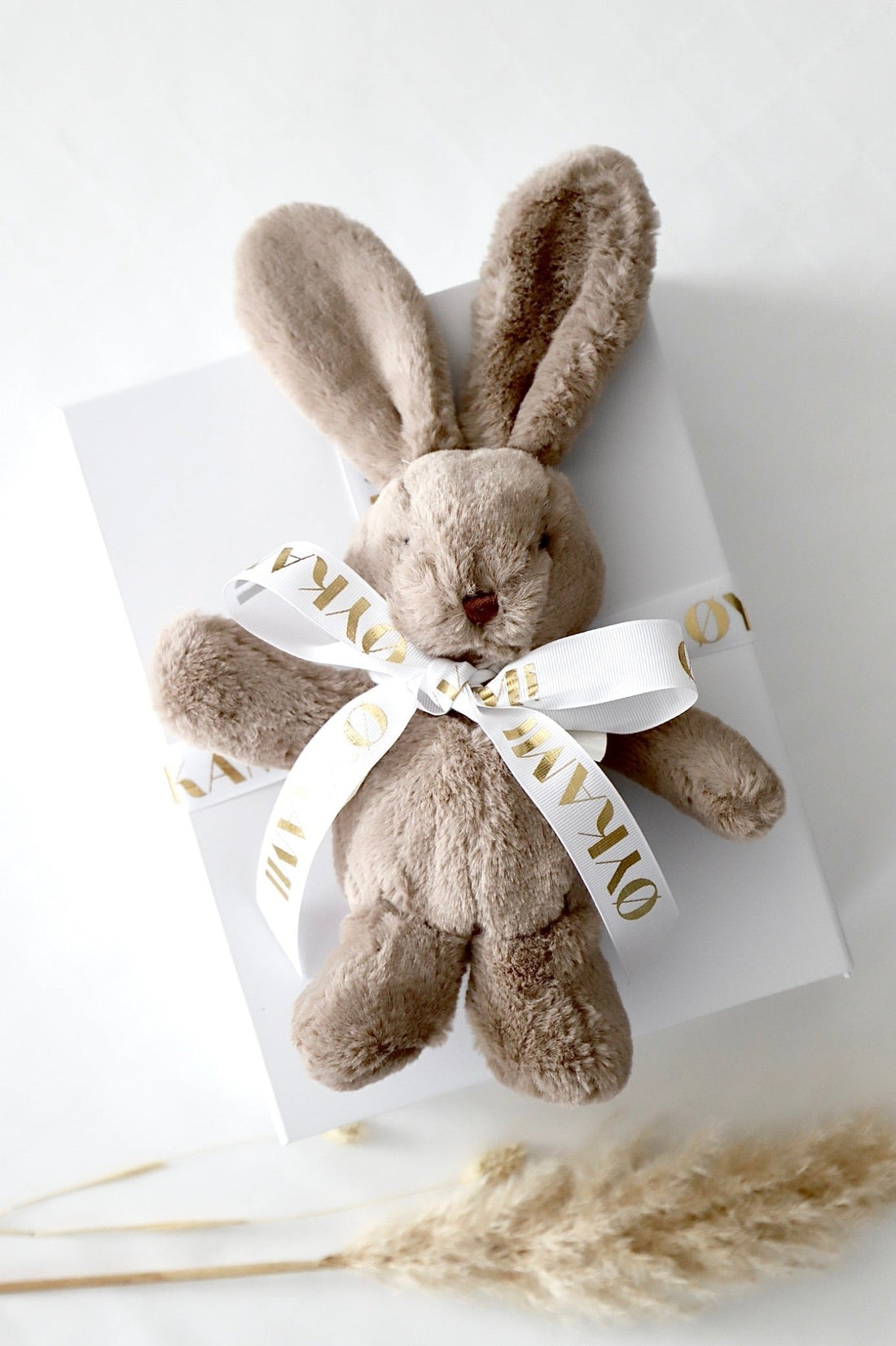 Geschenkband mit Hase - oder Eisbär - Kuscheltier - OYKAMI in a box