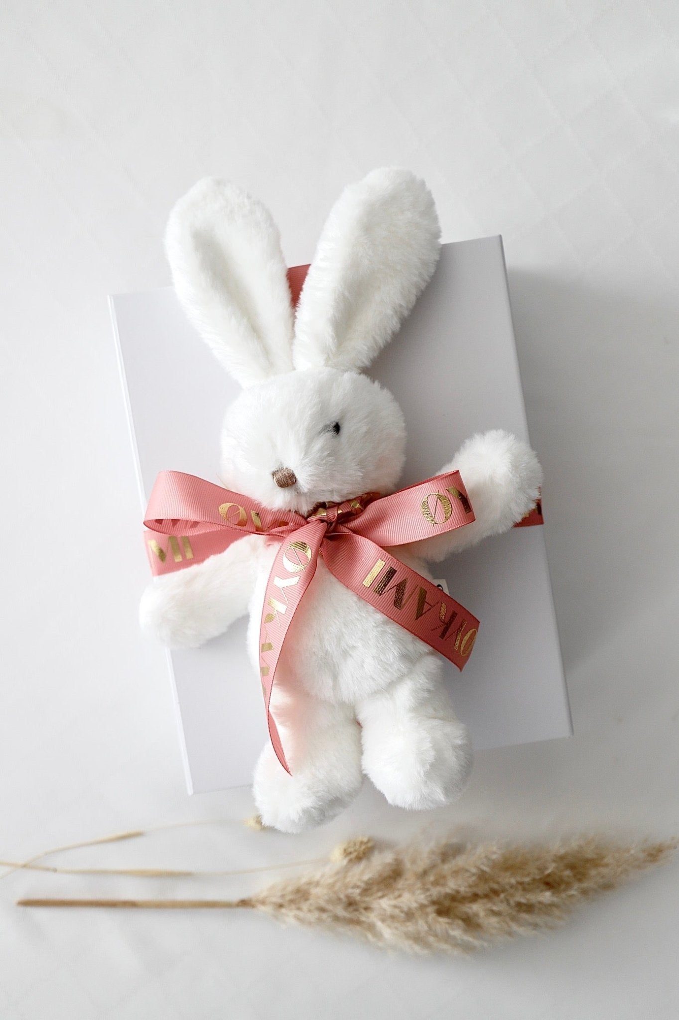 Geschenkband mit Hase - oder Eisbär - Kuscheltier - OYKAMI in a box