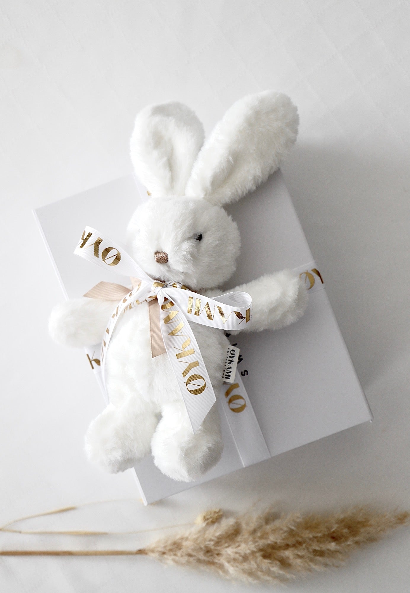 Geschenkband mit Hase - oder Eisbär - Kuscheltier - OYKAMI in a box