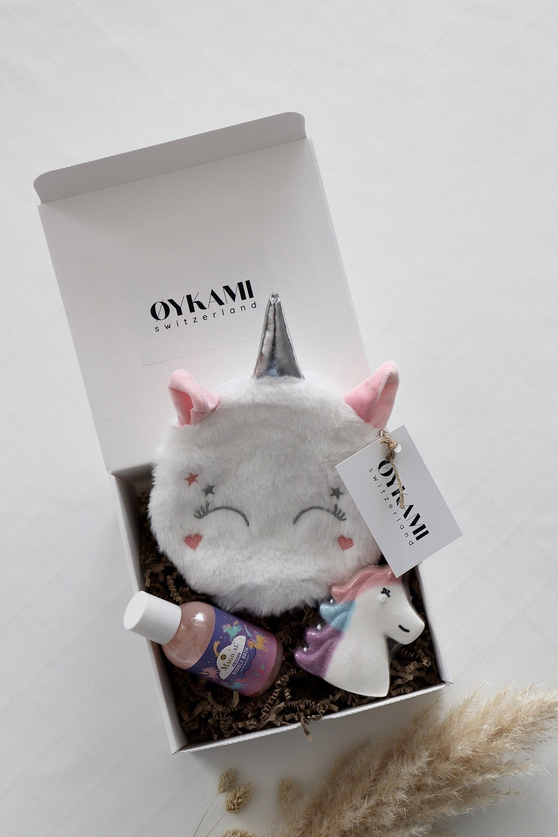 Geschenkbox Mädchen "Einhorn Kosmetiktasche" Flauschig - OYKAMI in a box