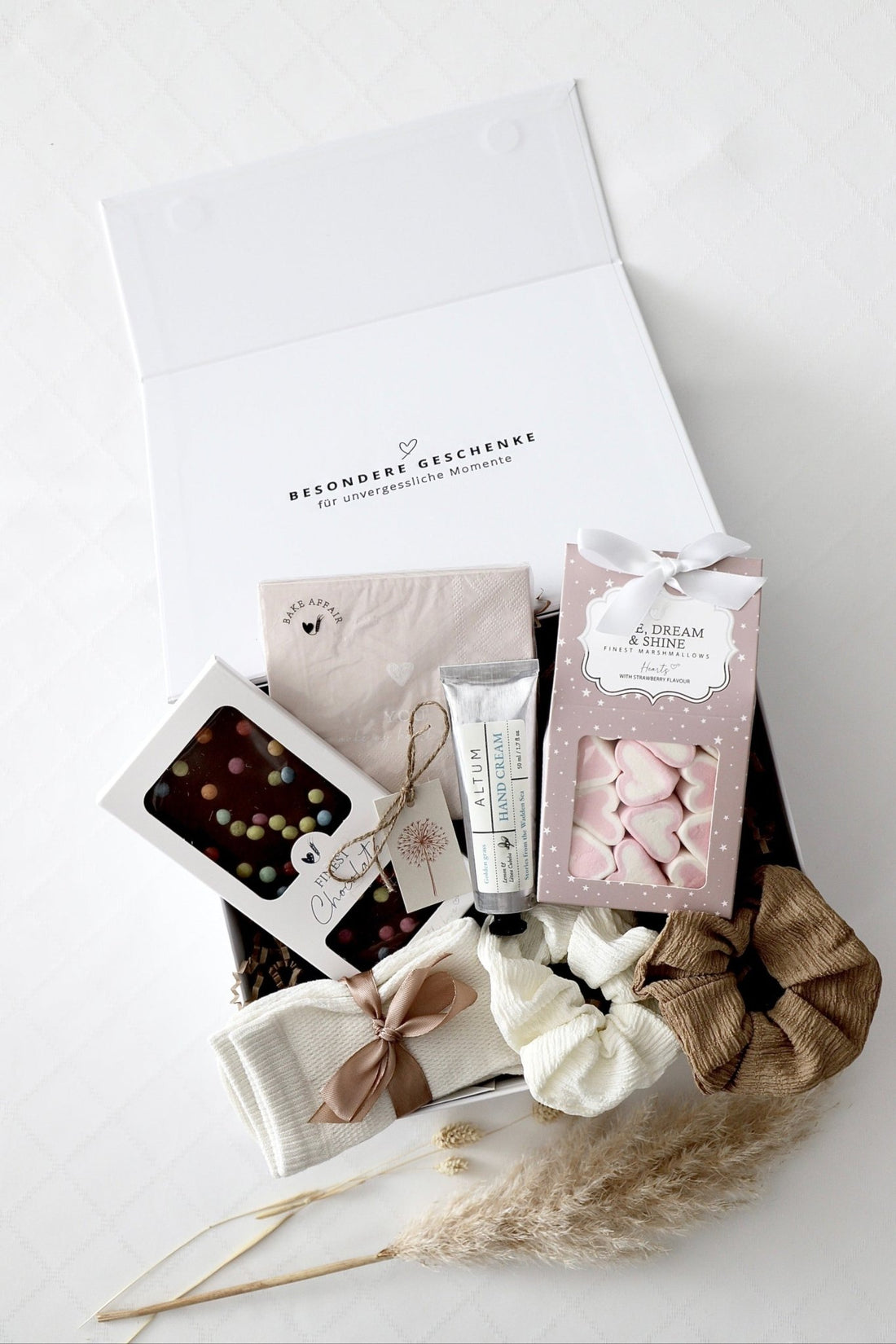 Geschenkbox „Sweet & Care“ - OYKAMI in a box