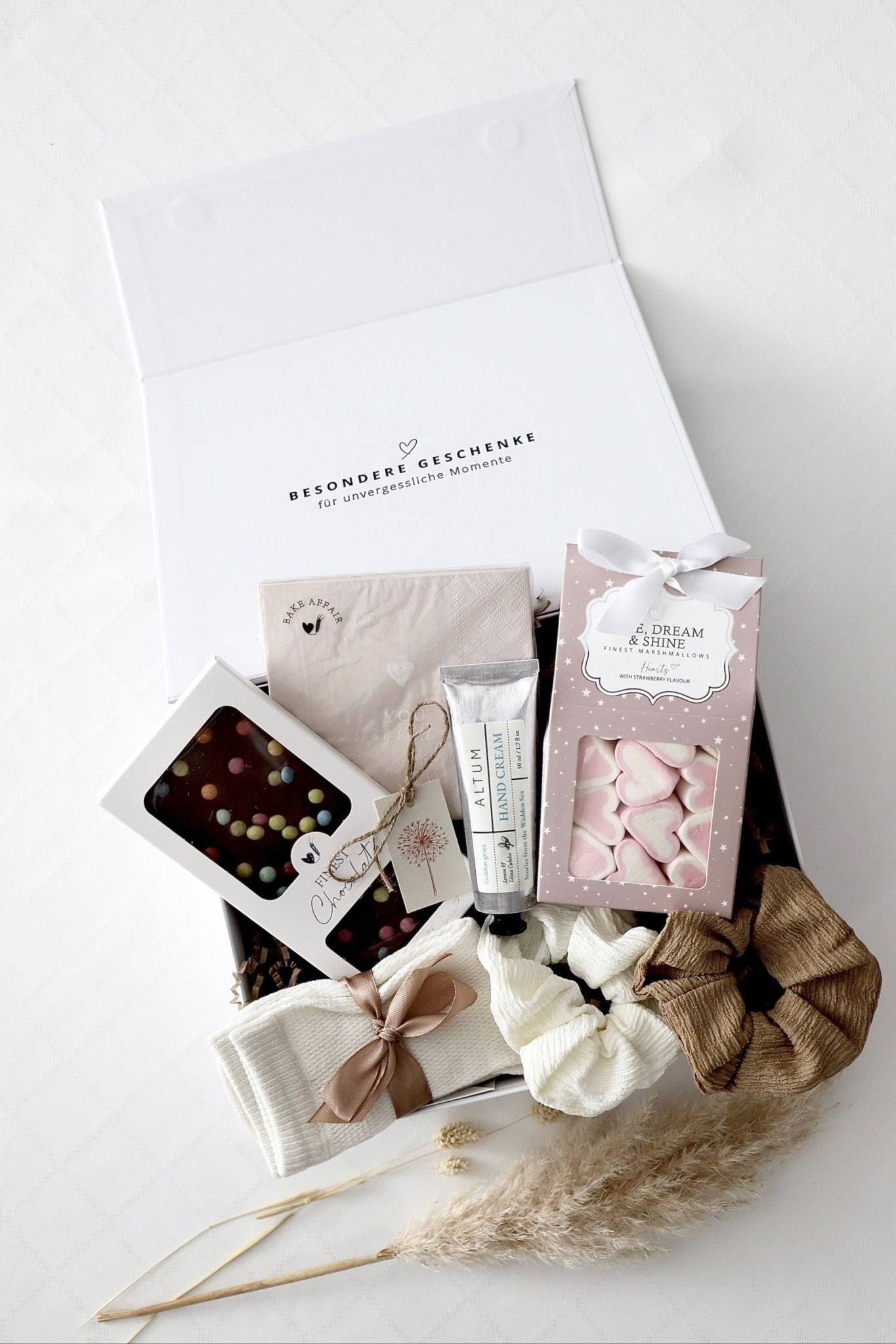 Geschenkbox „Sweet & Care“ - OYKAMI in a box