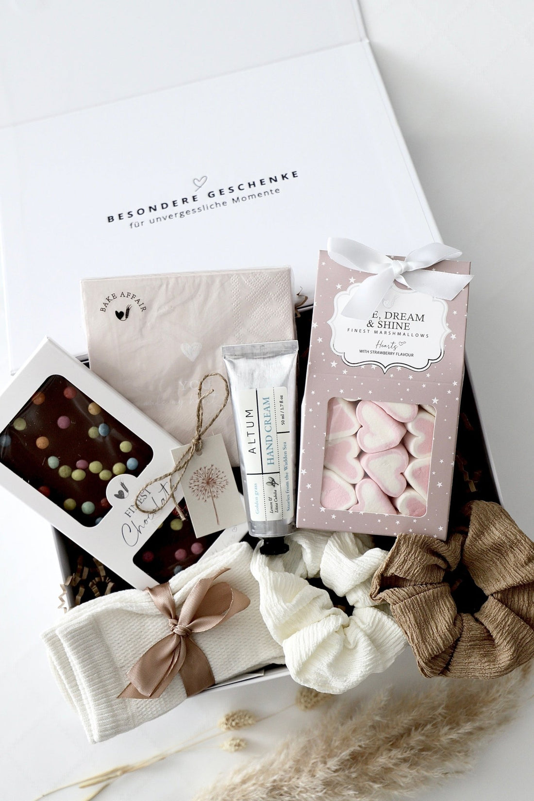 Geschenkbox „Sweet & Care“ - OYKAMI in a box