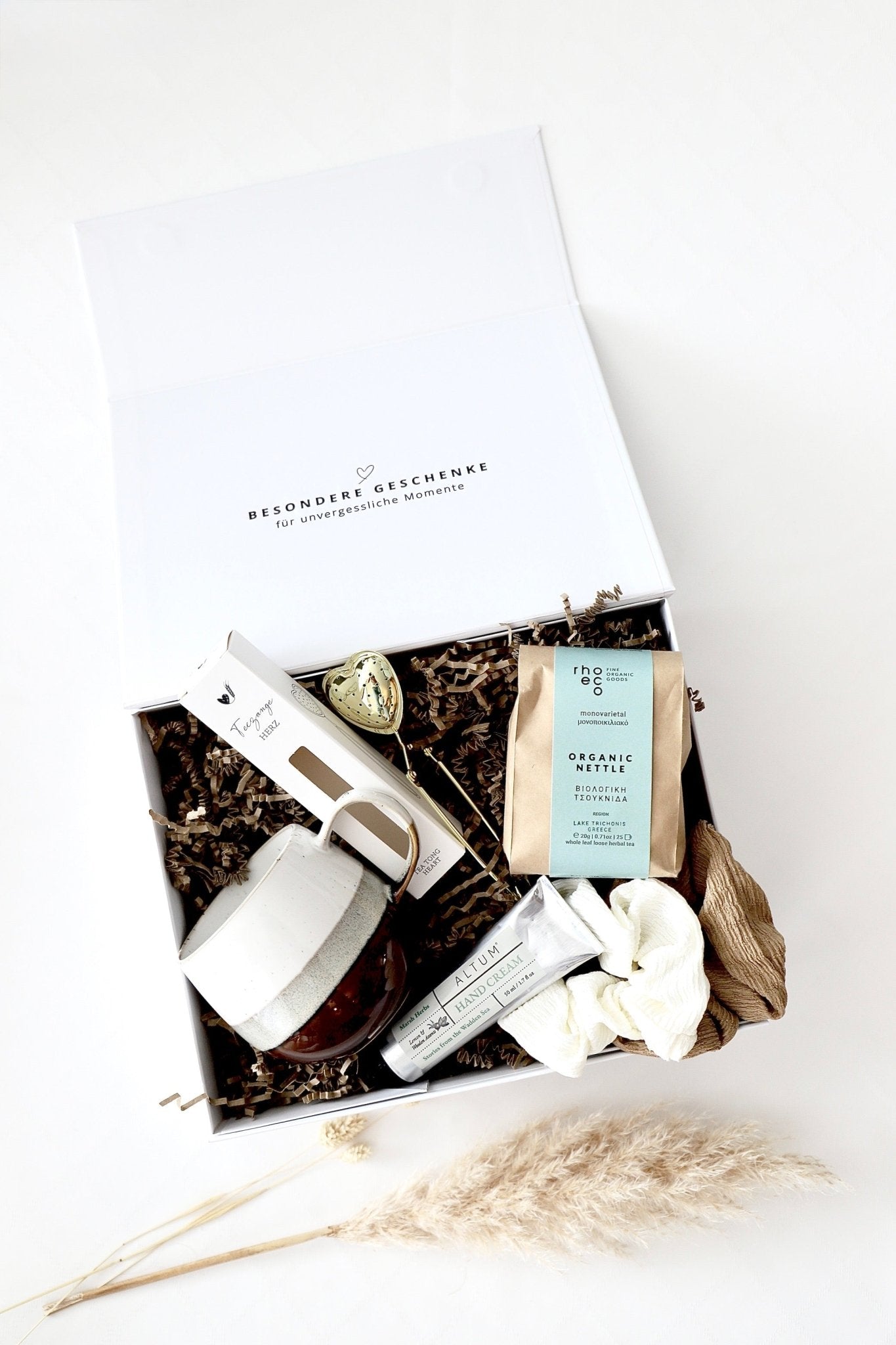 Geschenkbox „Wohlfühlmoment“ – Tee, Pflege & Accessoires - OYKAMI in a box