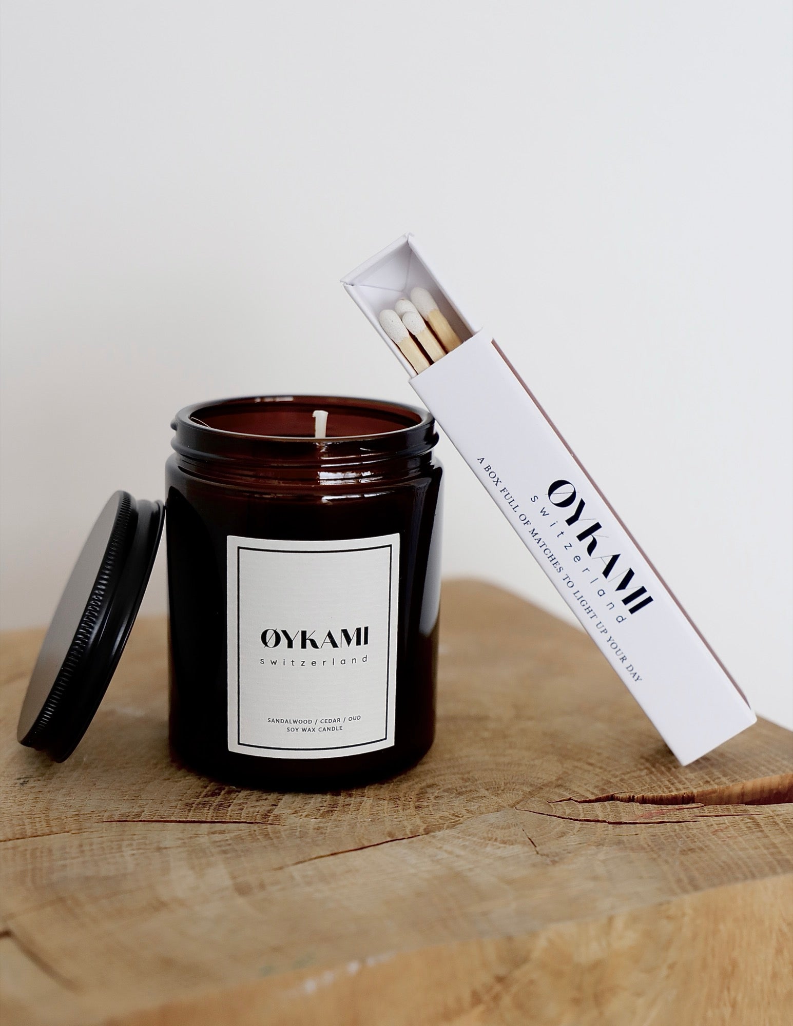 Geschenkset - Soja Duftkerze "Mitternachtswald" mit Zundhölzer, 180 ml - OYKAMI in a box