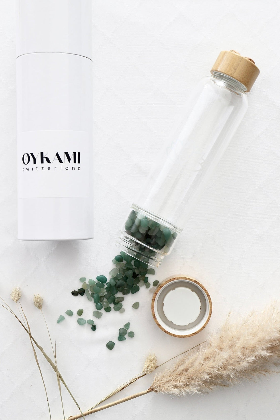 Geschenkset Wasserflasche mit Steinen - Aventurin - OYKAMI in a box