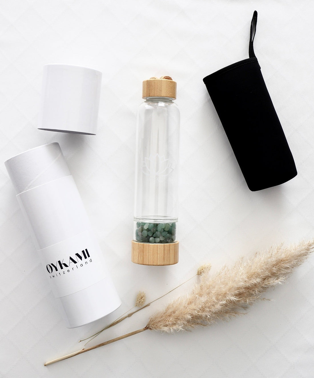 Geschenkset Wasserflasche mit Steinen - Aventurin - OYKAMI in a box