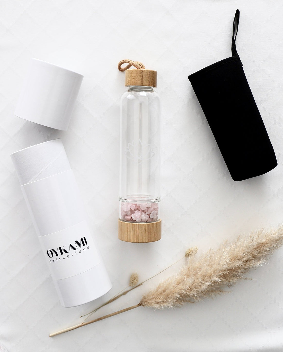 Geschenkset Wasserflasche mit Steinen - Rosenquarz - OYKAMI in a box