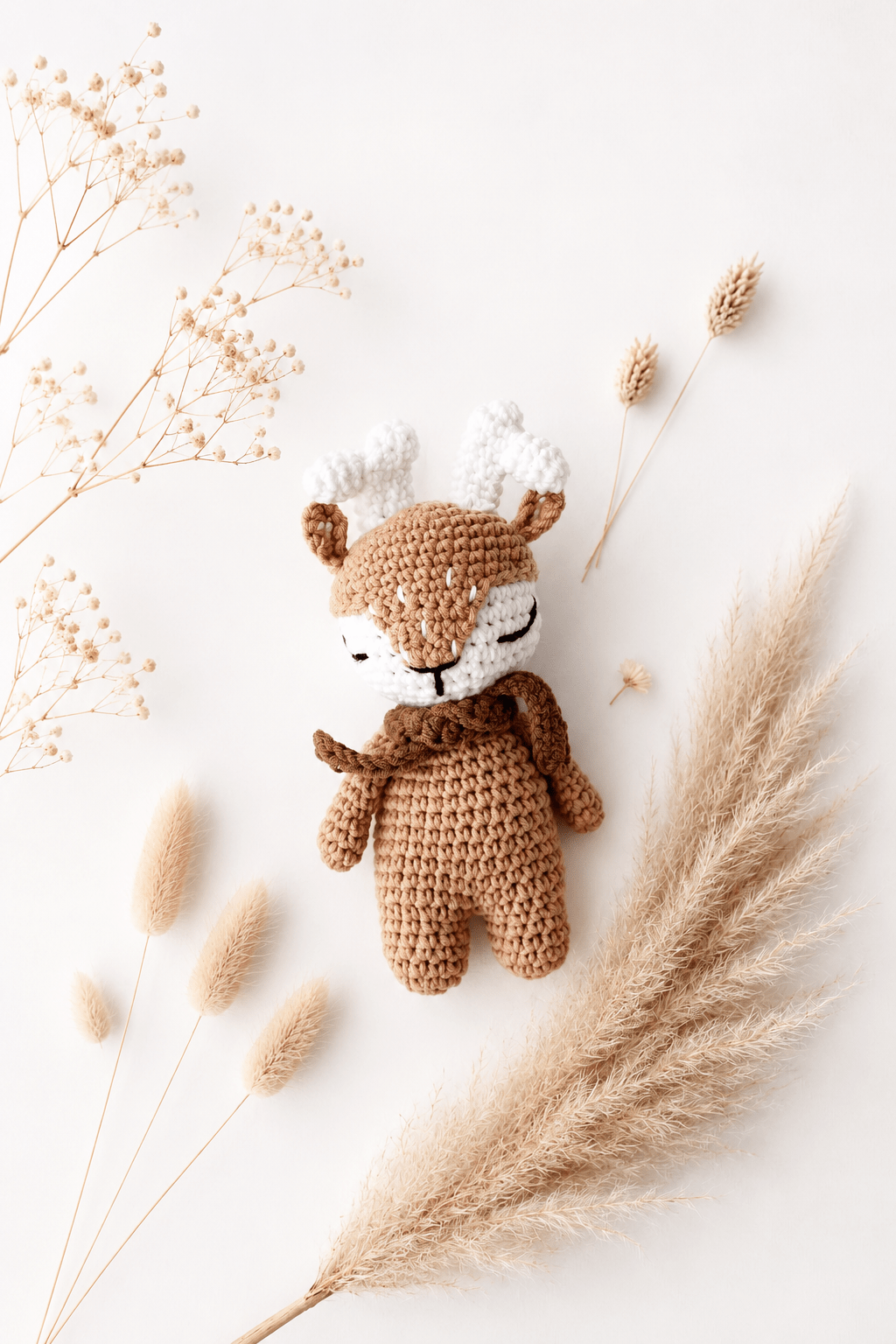 Gestricktes Stofftier Hirsch - OYKAMI in a box