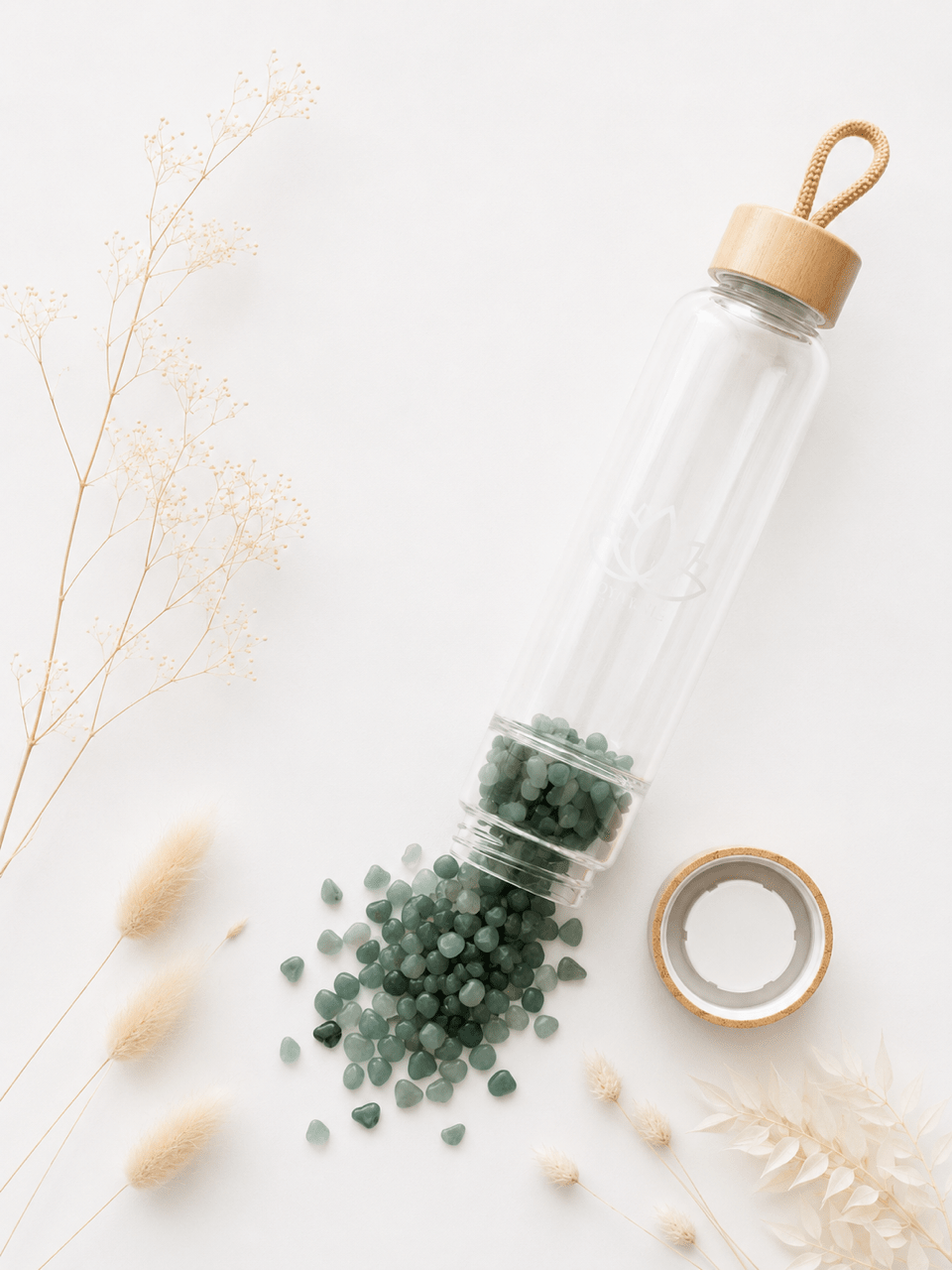 Glas Trinkflasche mit Edelsteinen - Aventurin - OYKAMI in a box
