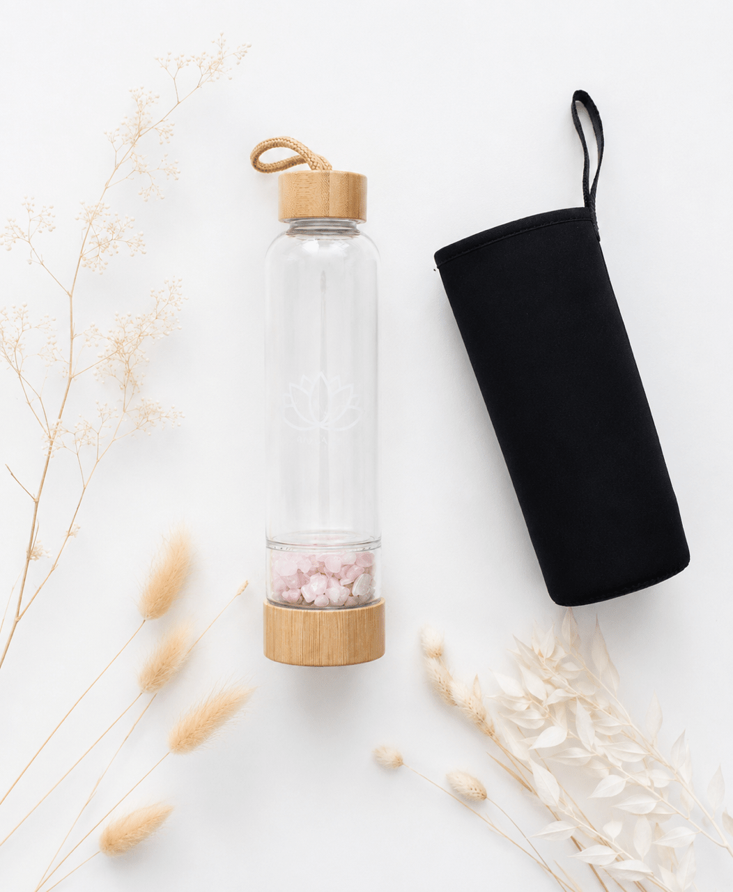Glas Trinkflasche mit Edelsteinen - Rosenquarz - OYKAMI in a box