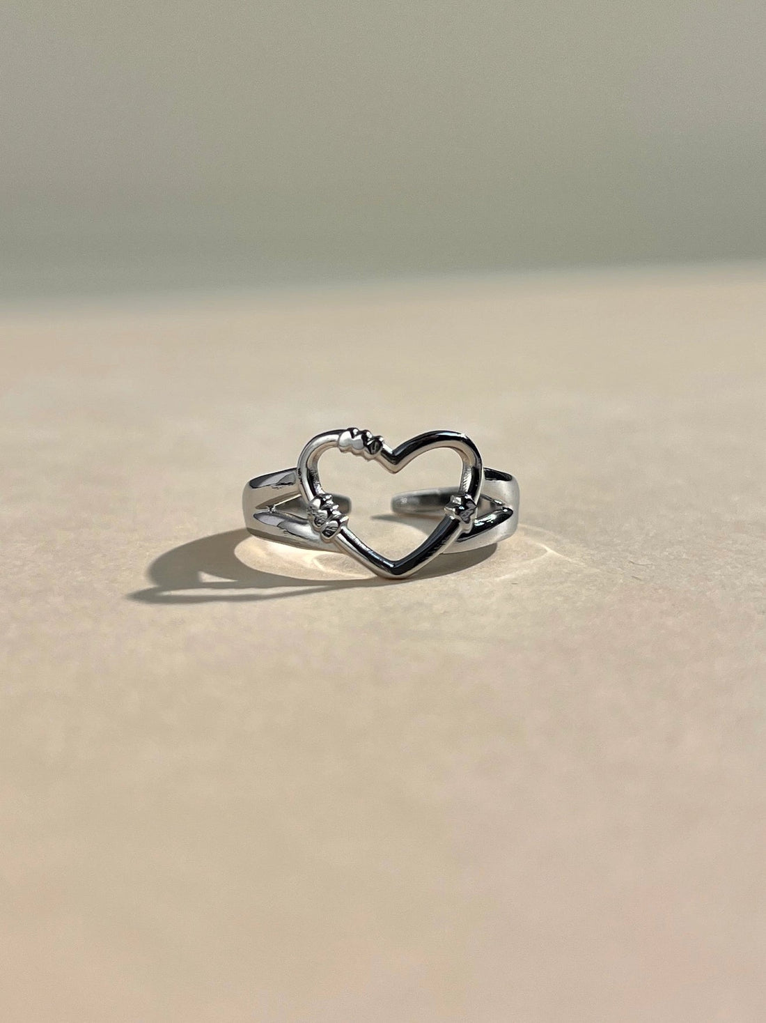 Goldener Ring – Offenes Herzdesign - OYKAMI in a box