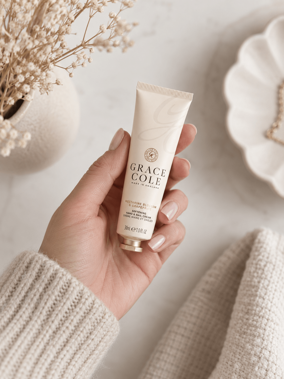 Grace Cole Handcreme „Nectarine Blossom & Grapefruit“ – 30 ml - OYKAMI in a box