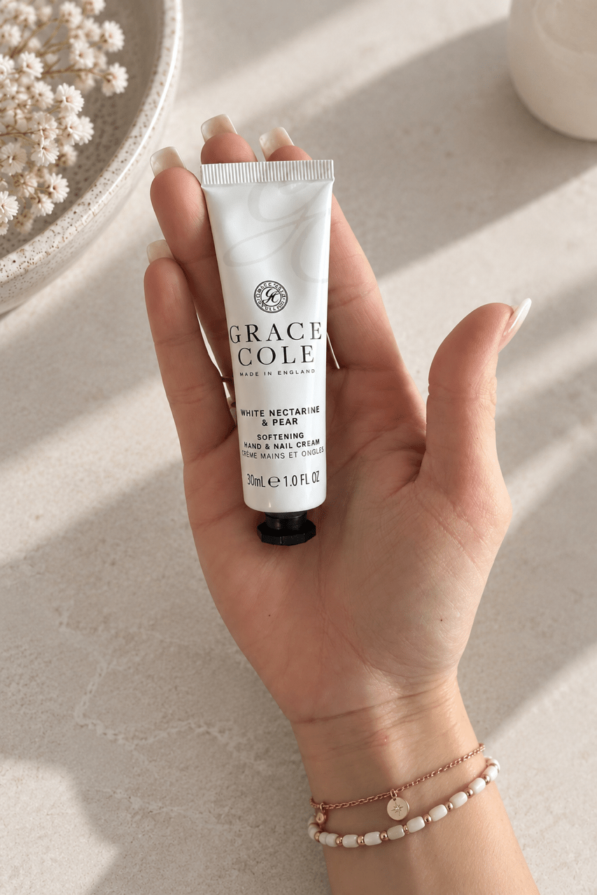 Grace Cole Handcreme „White Nectarine & Pear“ – 30 ml - OYKAMI in a box