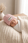 Handgestrickte Babymütze rosa – OYKAMI - OYKAMI in a box