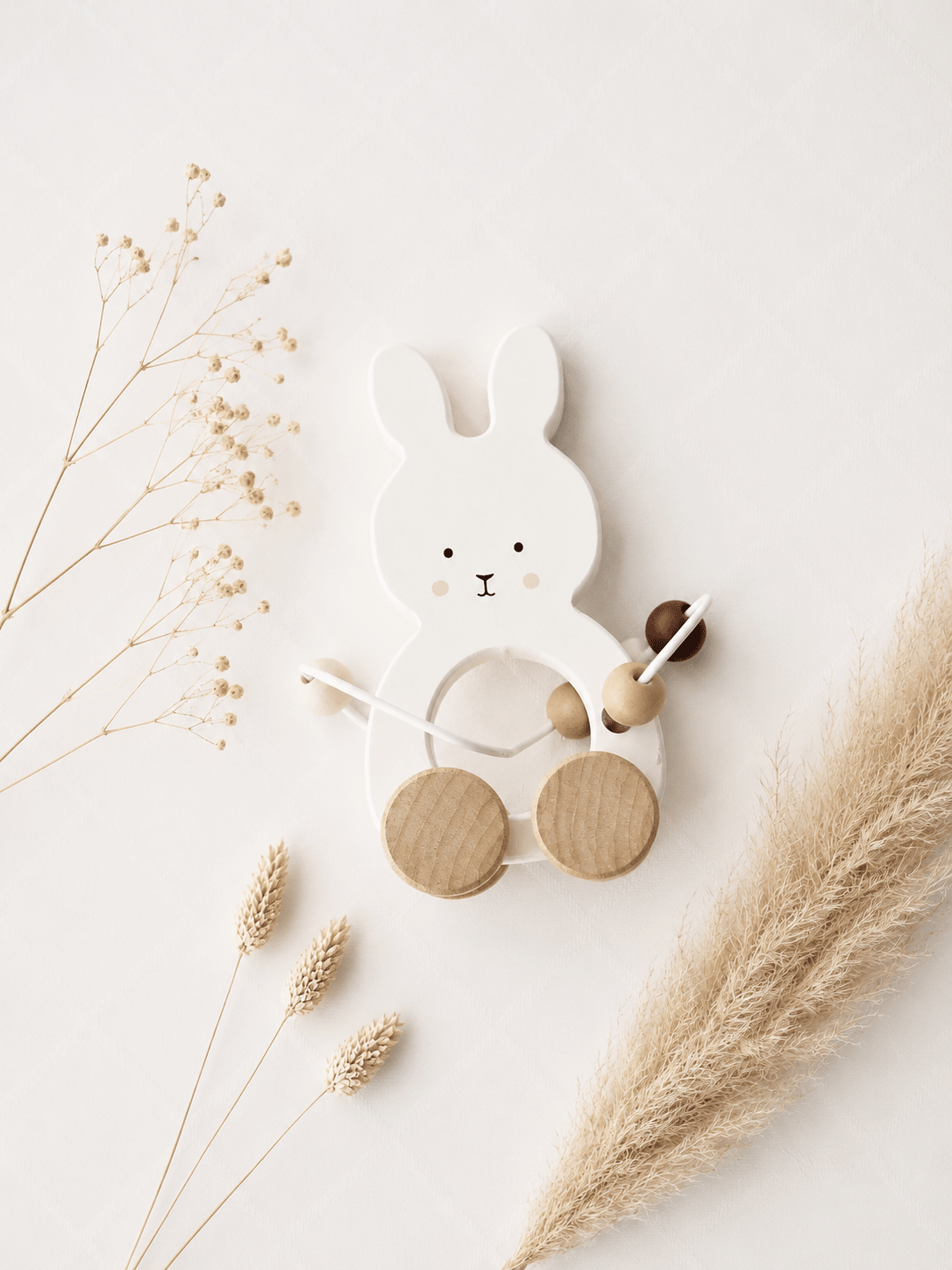 Holzspielzeug Hase mit Perlen - OYKAMI in a box
