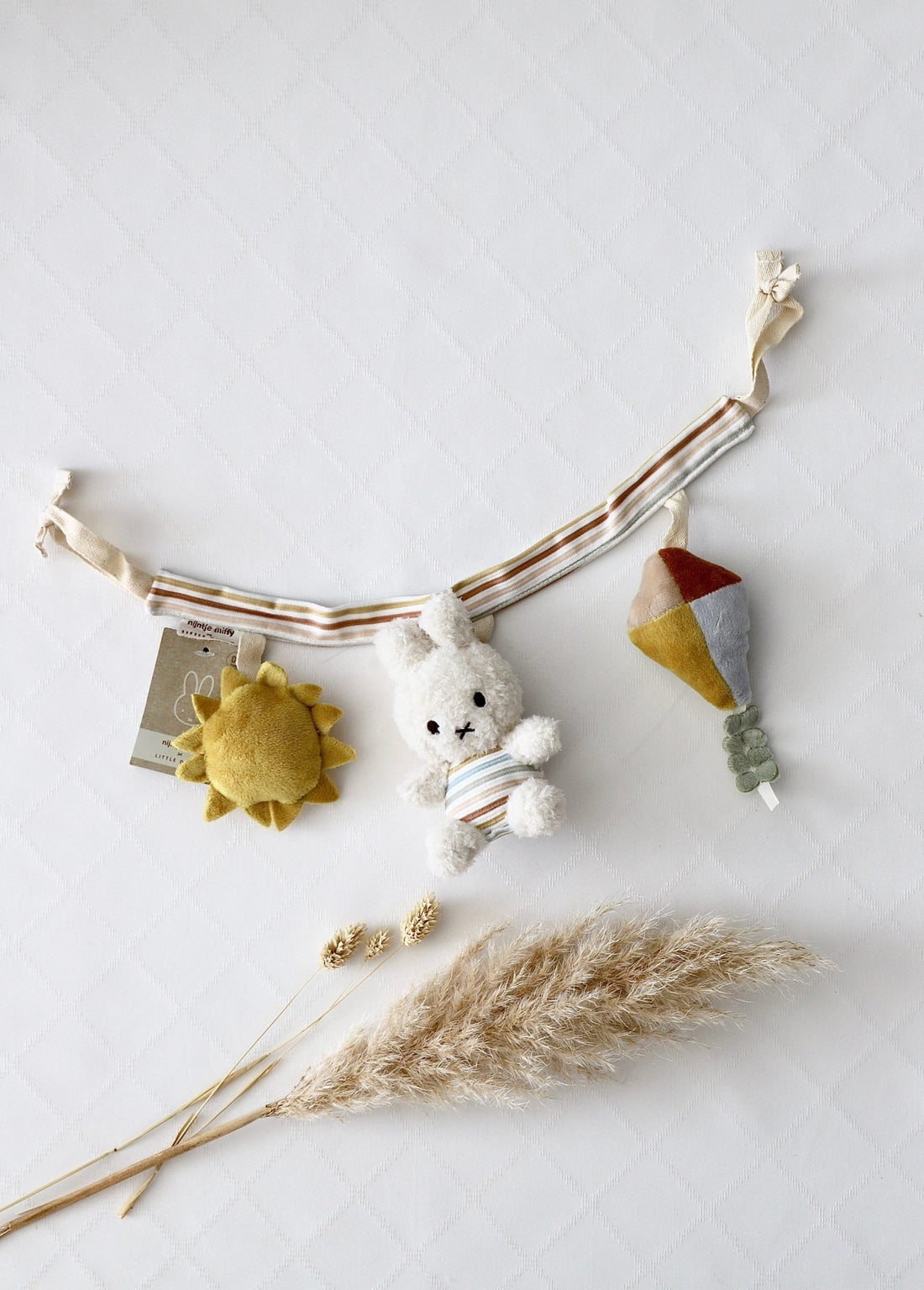 Kinderwagenkette Miffy Stripes - OYKAMI in a box