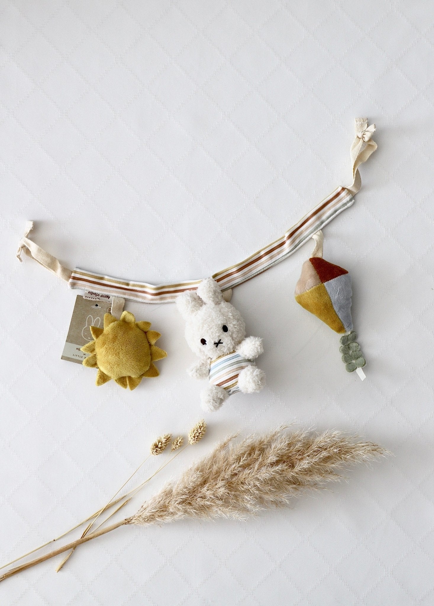 Kinderwagenkette Miffy Stripes - OYKAMI in a box