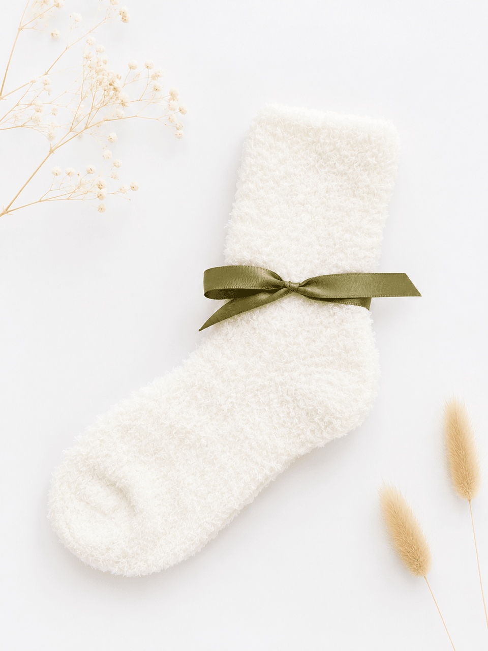 Kuschelsocken Weiss mit grünem Band - OYKAMI in a box