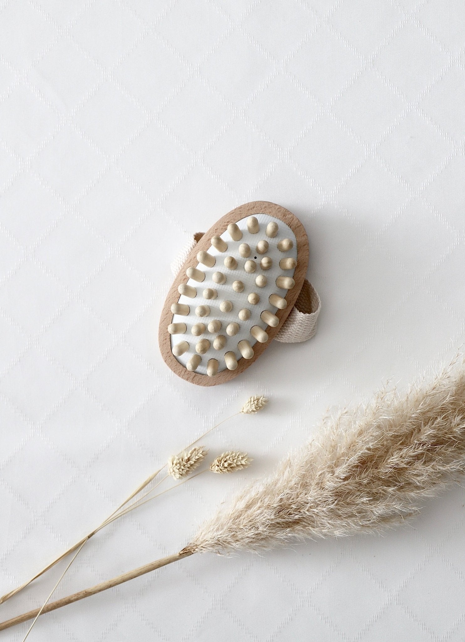 Massagebürste aus Holz - OYKAMI in a box