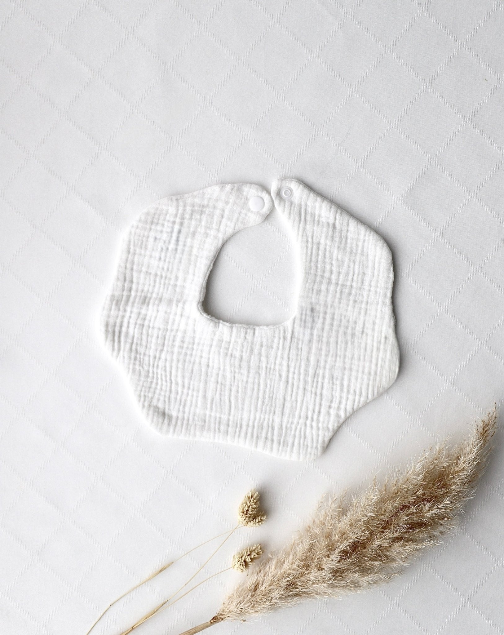 Musselin - Lätzchen Weiss - OYKAMI in a box