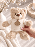OYKAMI Kuschelteddy mit Strickpullover – Hell - OYKAMI in a box
