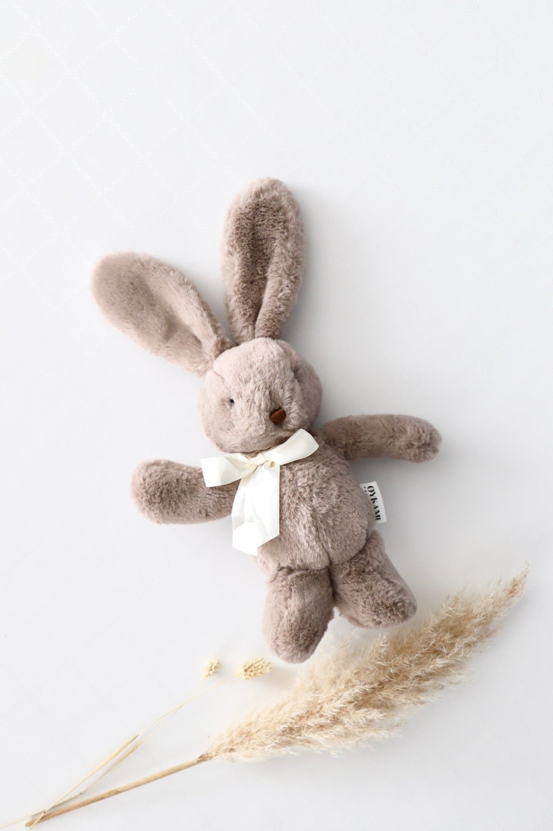 Plüsch - Hase Braun mit weisser Schleife - OYKAMI in a box