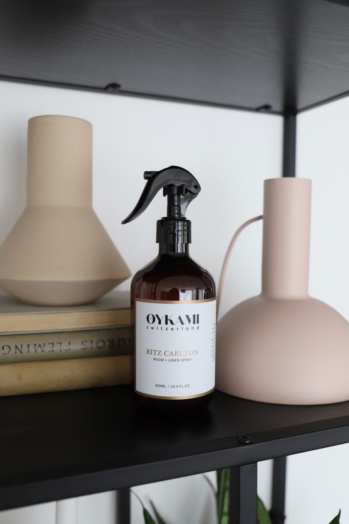 Raumspray - und Raumperfume Duftrichtung R. Carlton - OYKAMI in a box