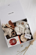 Load image into Gallery viewer, Baby Geschenkbox Neutrale Farben "Savannah" mit Miffy Nachtlicht
