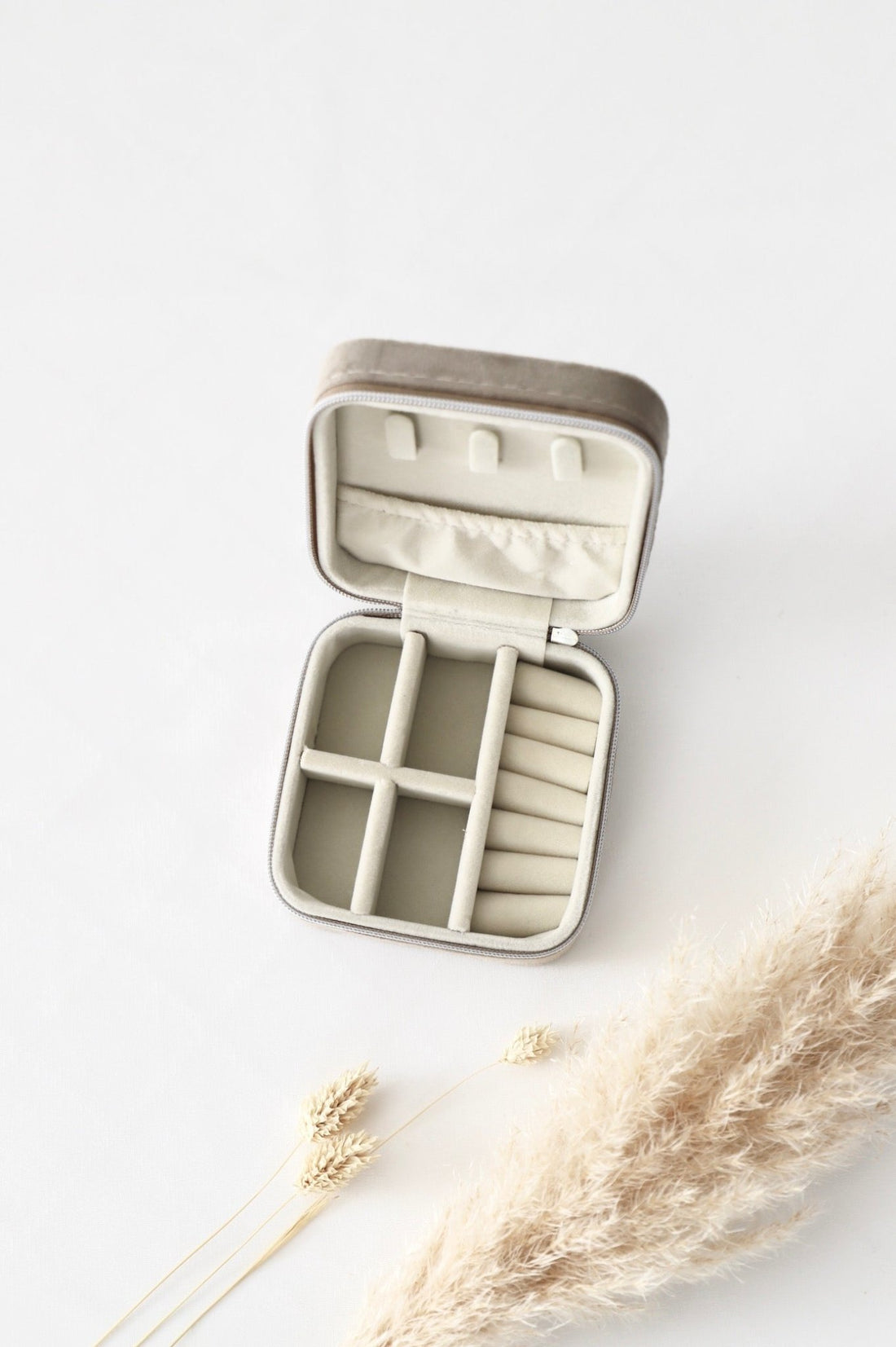 Schmuckbox Soft Beige - OYKAMI in a box