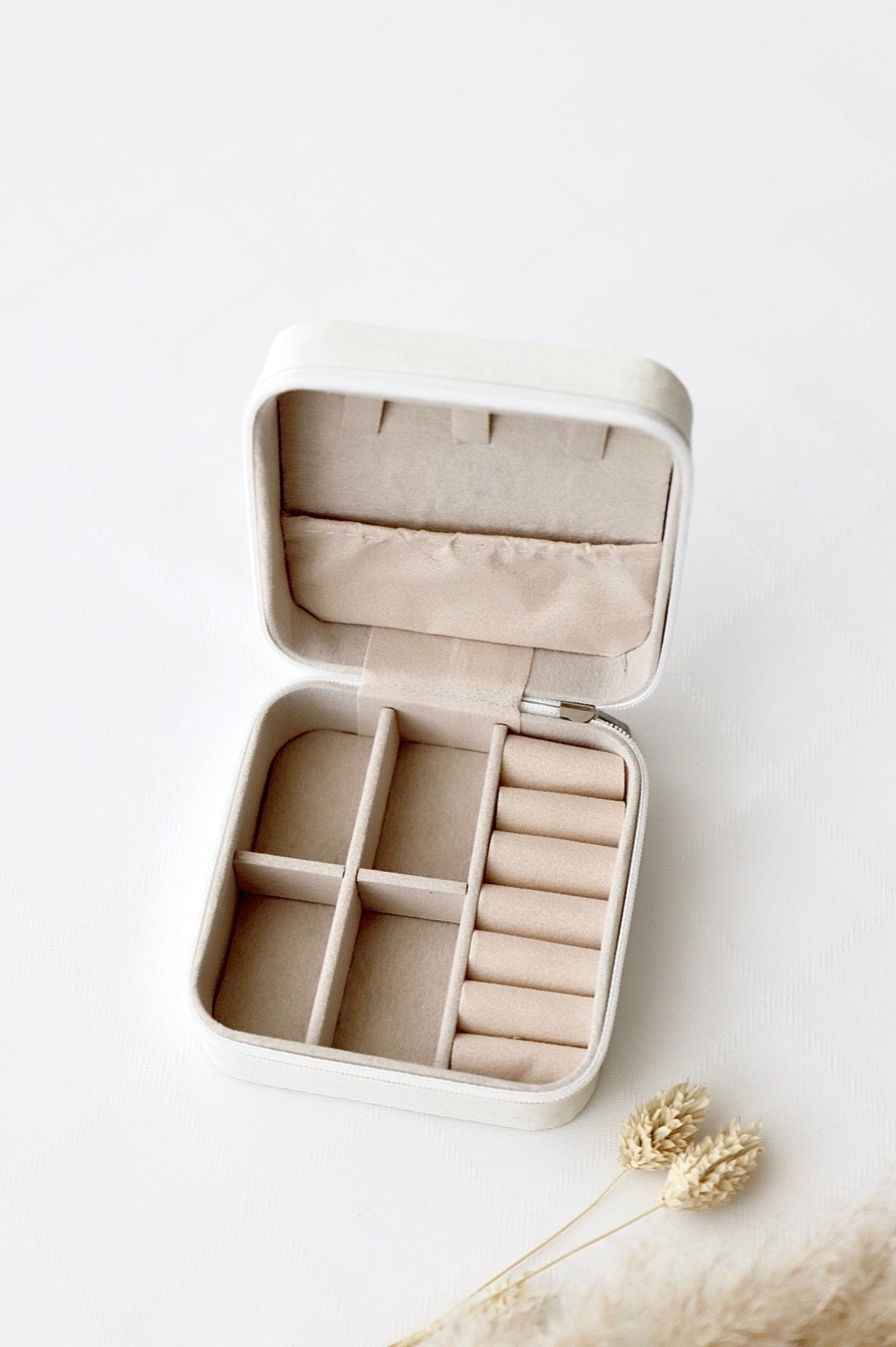 Schmuckkästchen Beige/Weiss - OYKAMI in a box