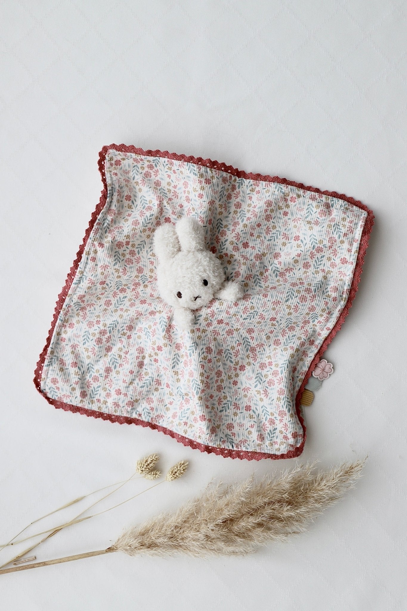 Schnuffeltuch Miffy rosa - OYKAMI in a box