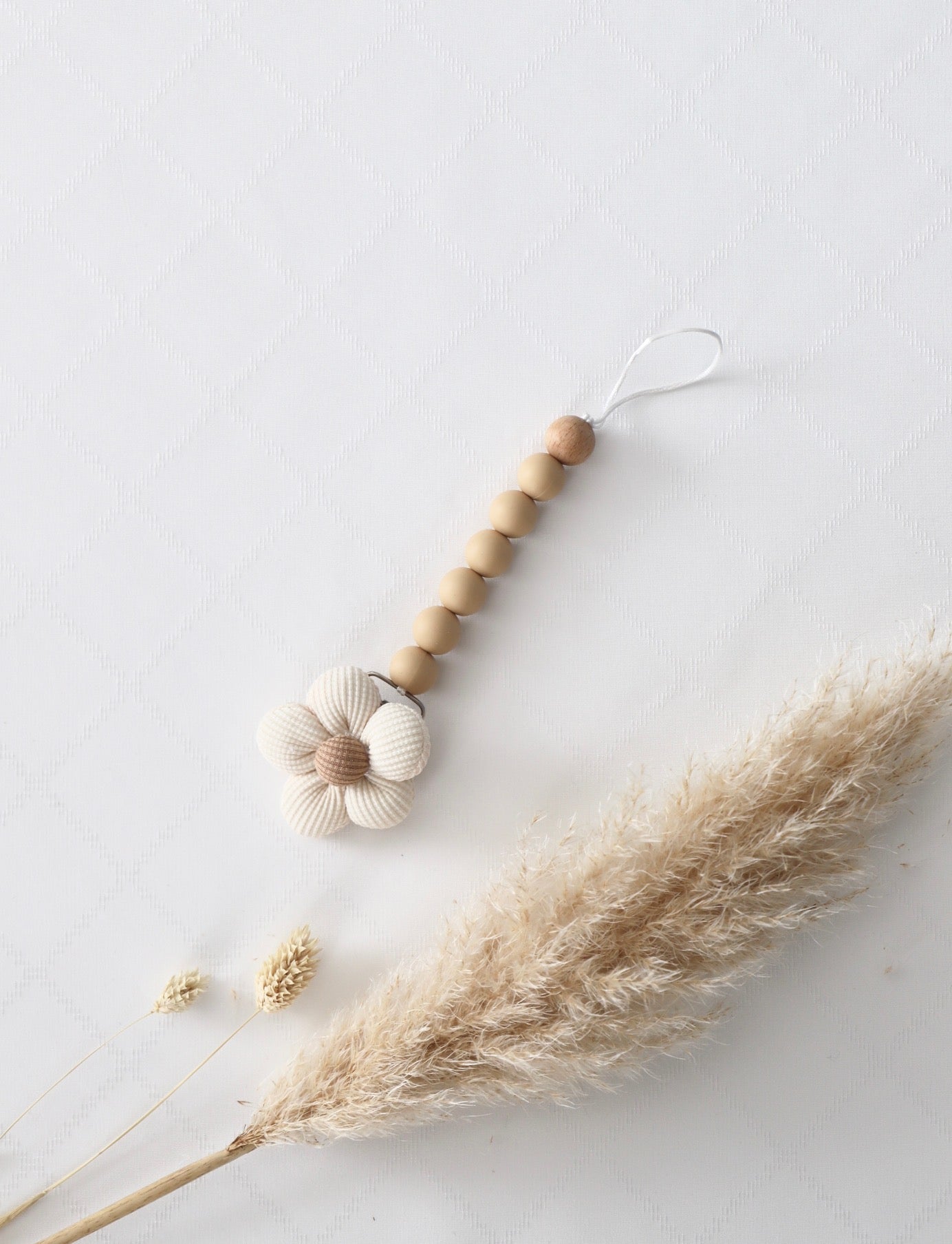 Schnullerkette Blume Weiss - OYKAMI in a box