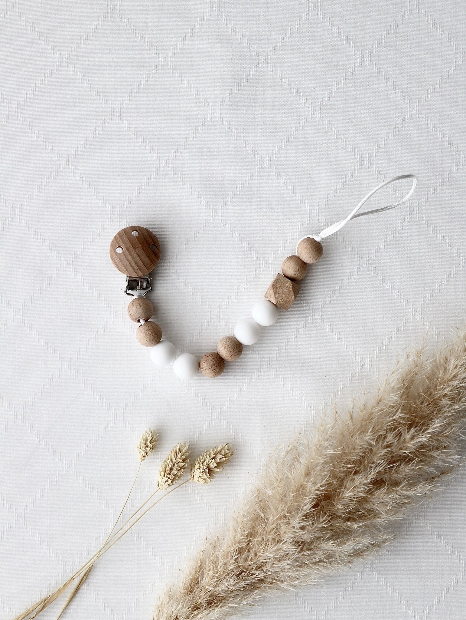 Schnullerkette weiss - OYKAMI in a box