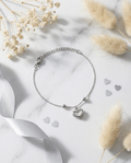 Silberfarbenes Armband mit Herzanhänger - OYKAMI in a box