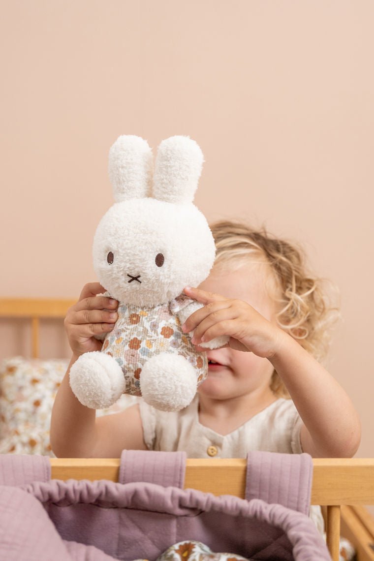Stofftier Miffy Flowers - OYKAMI in a box