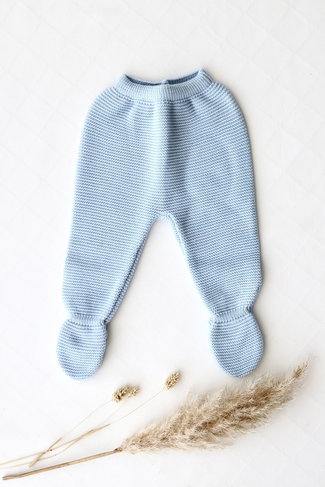 Strickhose mit Fuss blau - OYKAMI in a box