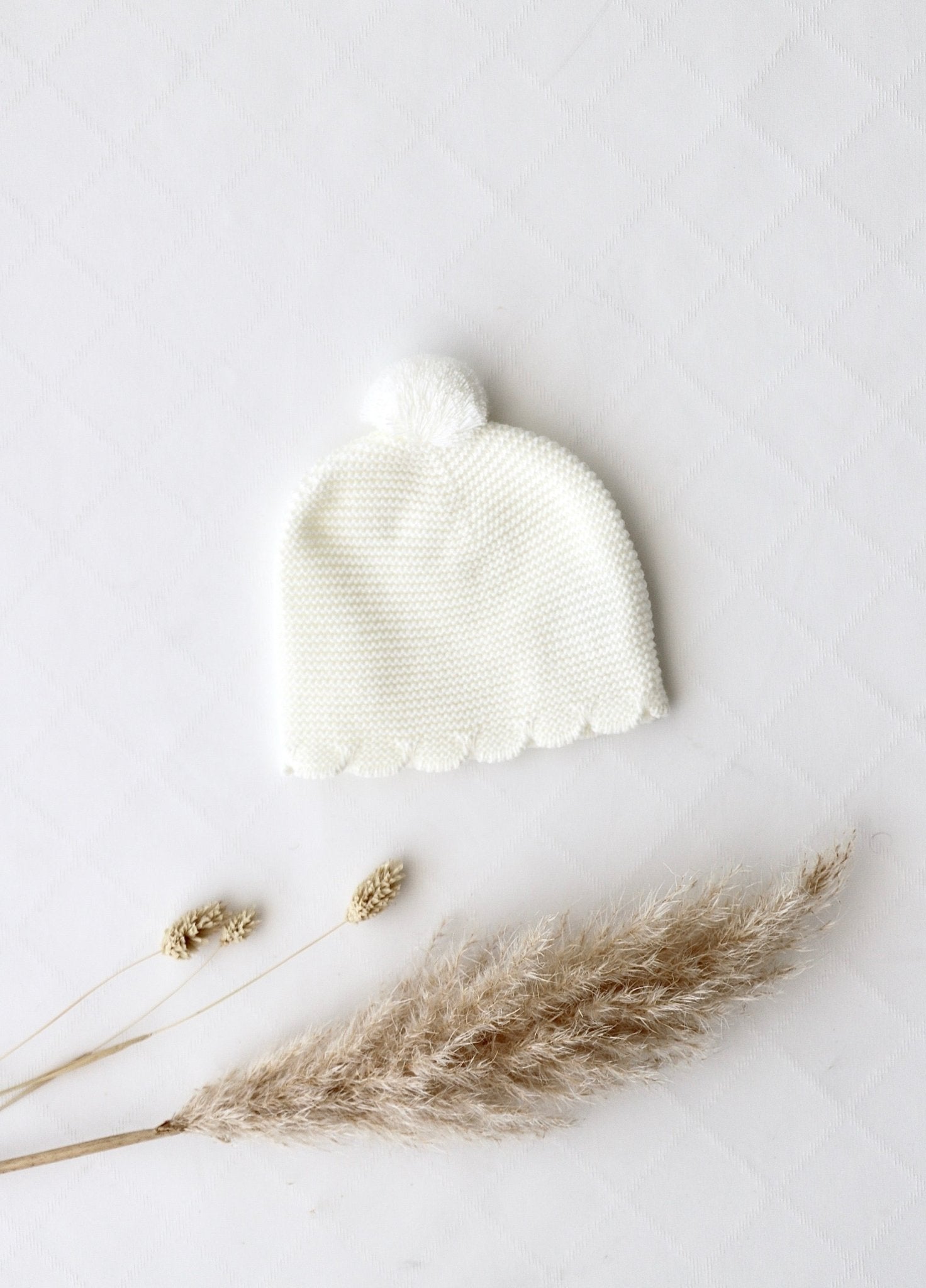 Strickmütze mit Wellenrand Weiss - OYKAMI in a box