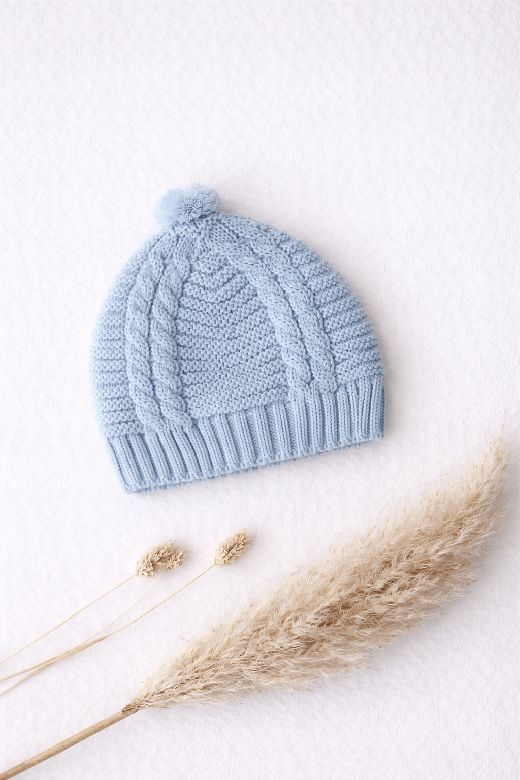 Strickmütze mit Zopfmuster blau - OYKAMI in a box